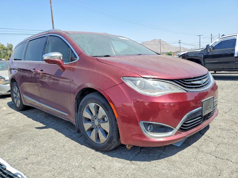 2017 Chrysler Pacifica VIN 2C4RC1N73HR684991 COPART salvage auction — MINOR DENT/SCRATCHES, Wa - Dis/Dlr/Exp Only Clean Title, sold $1,050 on 2026-07-09 (photo 4)