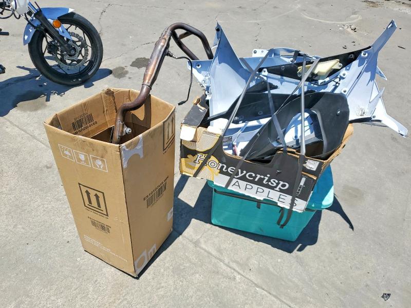 2015 Kawasaki Ex VIN JKAEX8B17FDA21044 COPART salvage auction — STRIPPED, Ca - Dis/Dlr/Exp Only Clean Title, sold $425 on 2026-07-08 (photo 9)