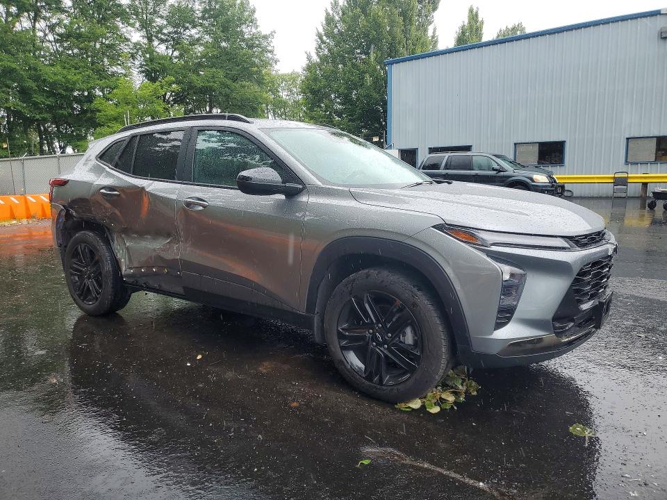 2025 Chevrolet Trax VIN KL77LKEP7SC079561 COPART salvage auction — SIDE, Or - Salvage Title Certificate, sold $7,000 on 2026-07-29 (photo 4)