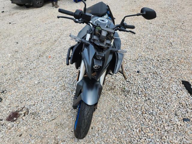 2024 Suzuki Gsx800 r VIN JS1EM11B0R7101442 COPART salvage auction — ALL OVER, AL - CERT OF TITLE-SALVAGE TITLE, sold $550 on 2026-07-09 (photo 2)