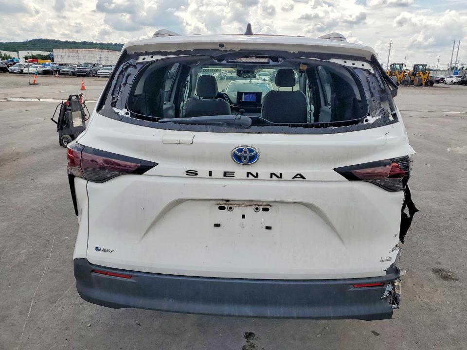 2025 Toyota Sienna VIN 5TDKRKEC8SS227496 COPART salvage auction — SIDE, OK - CERT OF TITLE-SALVAGE, sold $13,600 on 2026-07-02 (photo 6)