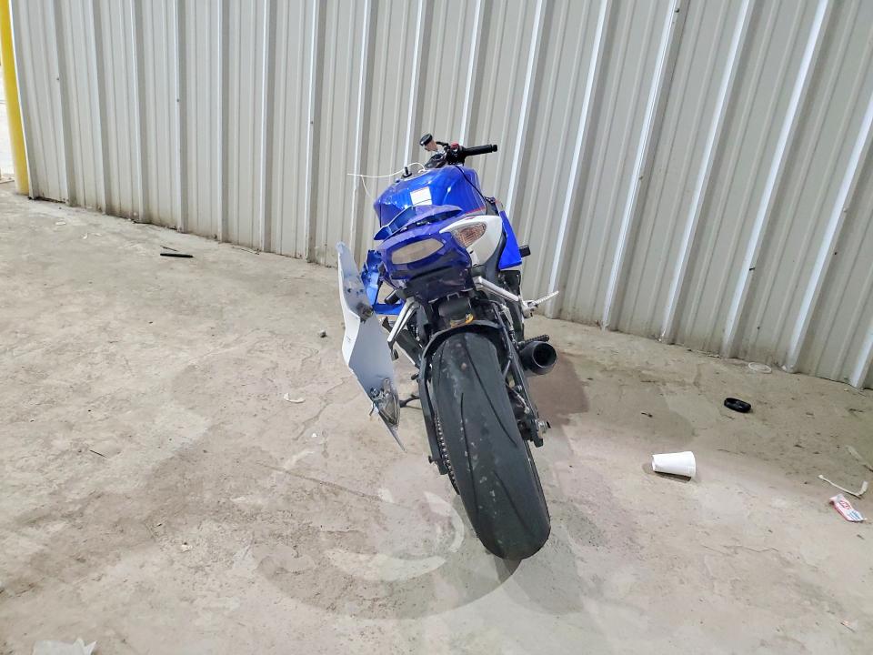 2007 Suzuki Gsx-r1000 VIN JS1GT77A672106071 COPART salvage auction — ROLLOVER, KY - BILL OF SALE/PART ONLY/NO TITL, sold $2,900 on 2026-07-15 (photo 4)