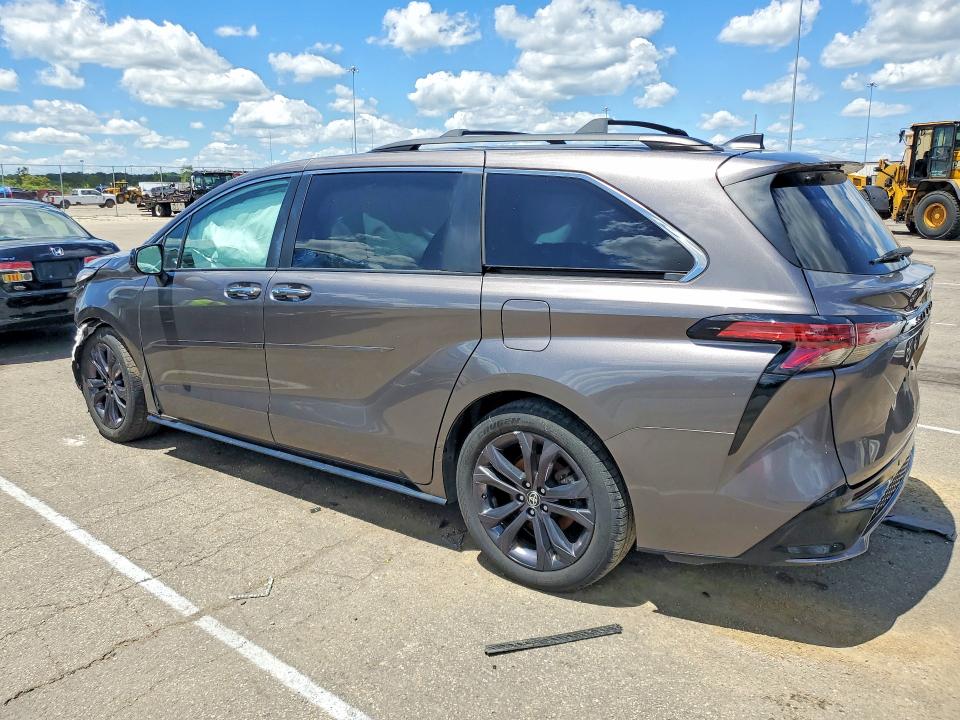 2022 Toyota Sienna VIN 5TDDRKEC3NS117307 COPART salvage auction — FRONT END, Oh - Certificate Of Title (P), sold $13,200 on 2026-07-10 (photo 2)