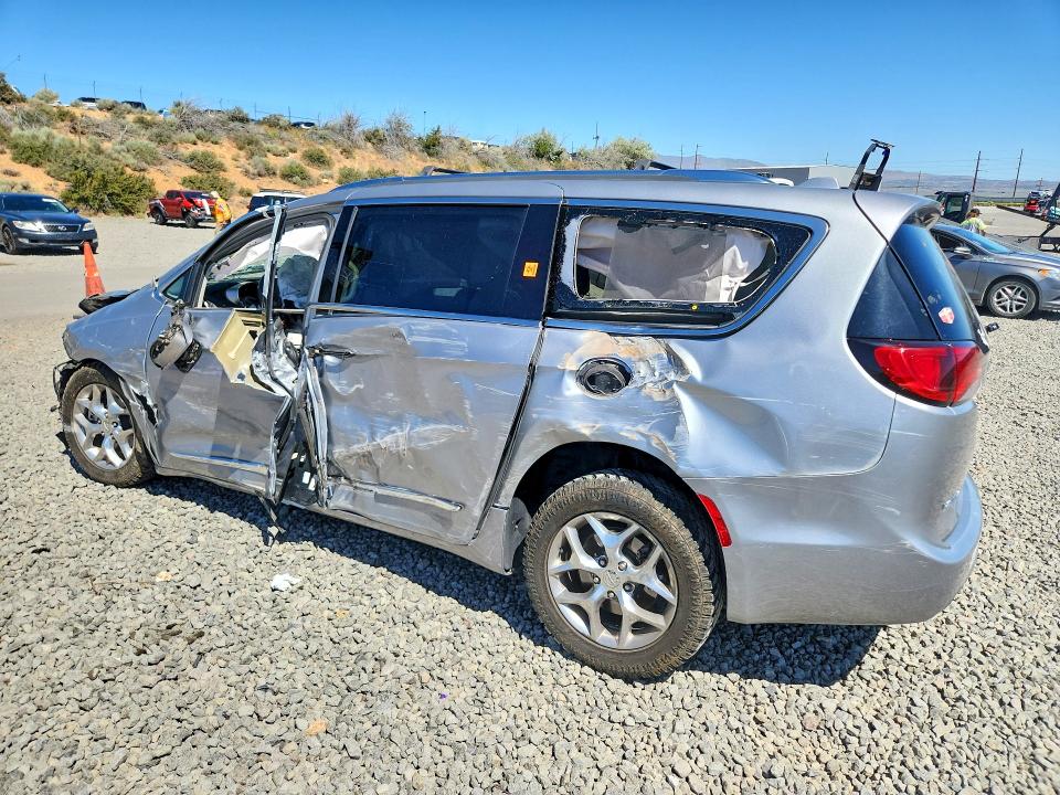 2018 Chrysler Pacifica VIN 2C4RC1GG3JR320380 COPART salvage auction — FRONT END, Nv - Salvage Title, sold $375 on 2026-07-30 (photo 2)