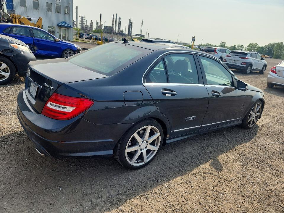 2013 Mercedes-benz C-klasse VIN WDDGF8JB5DA797802 COPART salvage auction — FRONT END, Qc - Gravement Accidente, sold $575 on 2026-07-28 (photo 3)