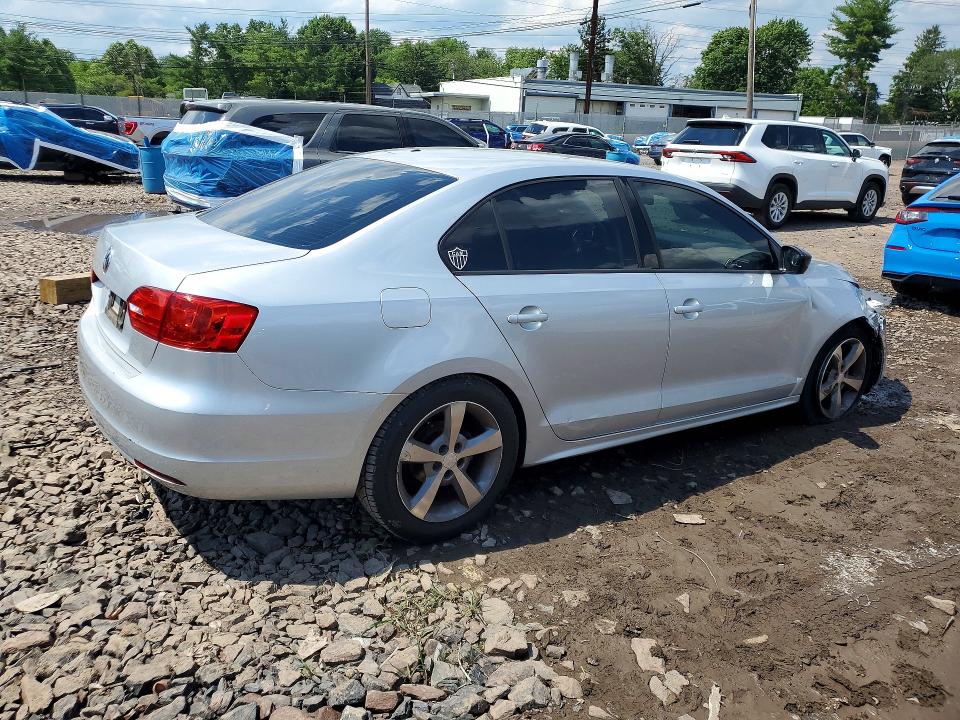 2014 Volkswagen Jetta VIN 3VW2K7AJ3EM321096 COPART salvage auction — FRONT END, Pa - Certificate Of Salvage, sold $425 on 2026-07-06 (photo 3)