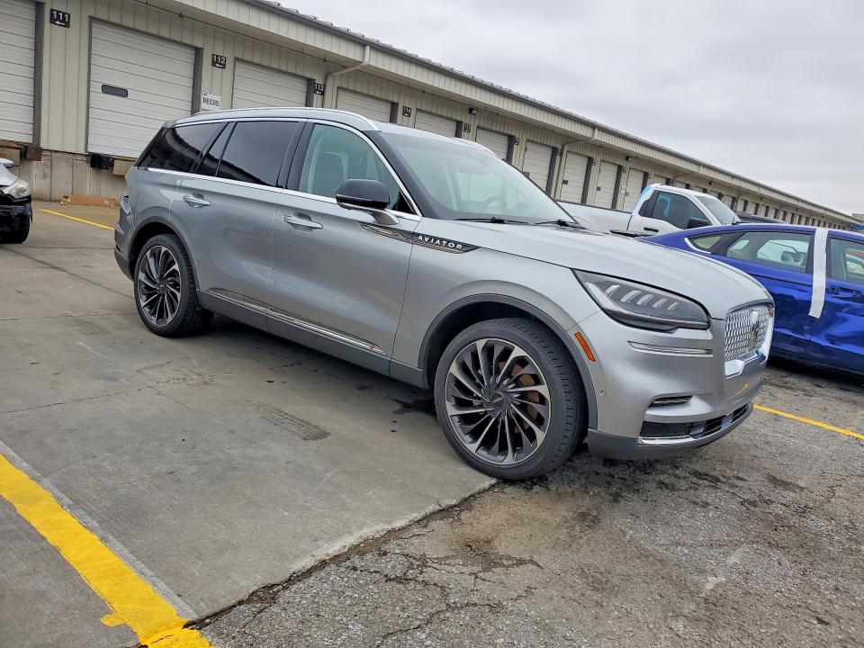 2023 Lincoln VIN 5LM5J7XC9PGL29012 COPART salvage auction — REAR END, Salvage Title, sold $20,200 on 2026-09-21 (photo 4)
