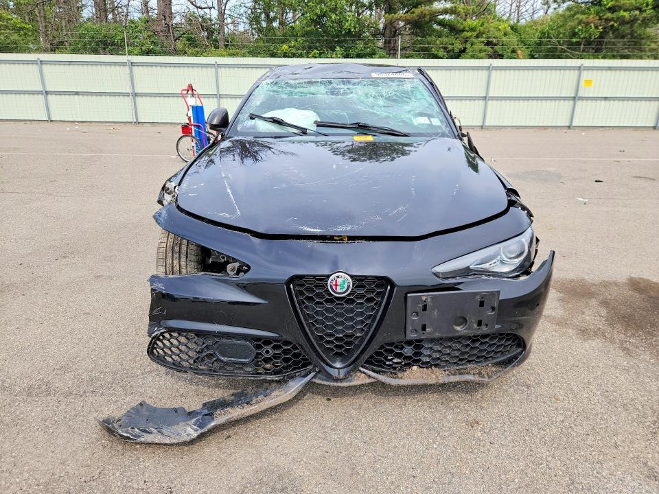 2019 Alfa romeo Giulia VIN ZARFANAN5K7621913 COPART salvage auction — ROLLOVER, Ny - Mv-907A Salvage Certificate, sold $700 on 2026-07-20 (photo 5)