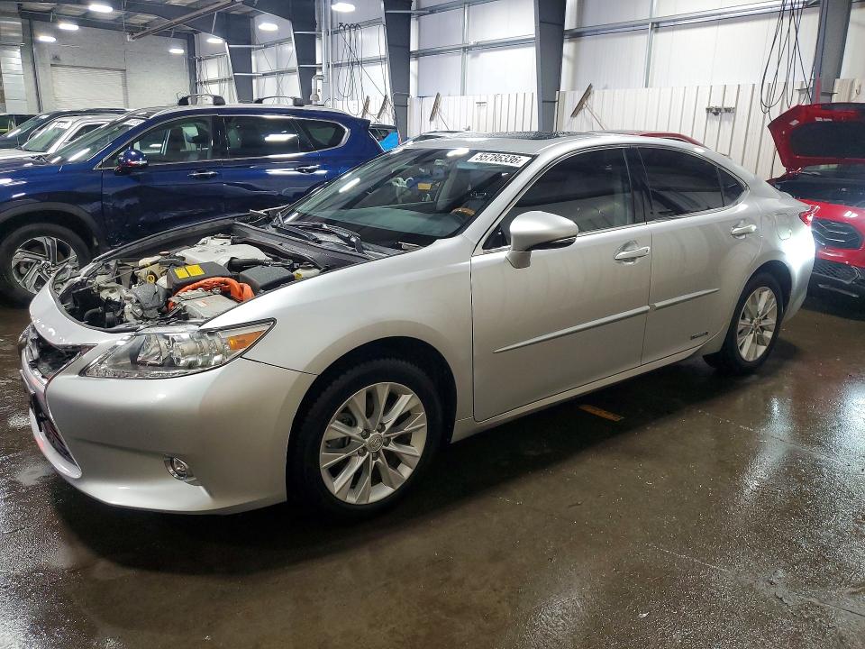 2014 Lexus VIN JTHBW1GGXE2061012 COPART salvage auction — FRONT END, Mn - Cert Of Title-Salvage, sold $375 on 2026-07-28 (photo 1)