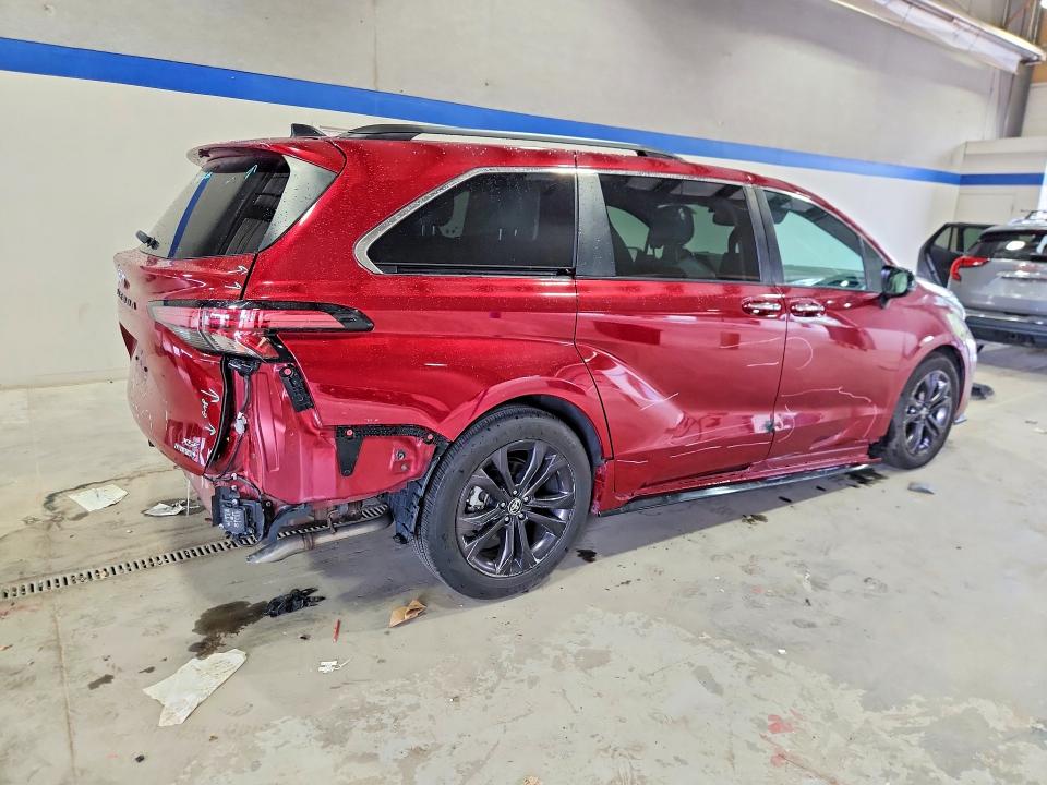 2022 Toyota Sienna VIN 5TDDRKEC8NS111051 COPART salvage auction — SIDE, VA - CERT OF TITLE - SALVAGE, sold $16,100 on 2026-07-31 (photo 3)