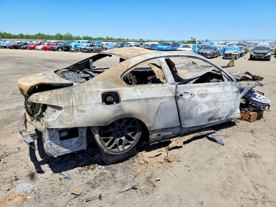 2007 BMW 3 series VIN WBAWV13557PK48672 COPART salvage auction — BURN, Ca - Non-Repairable Vehicle Cert, sold $60 on 2026-07-13 (photo 3)