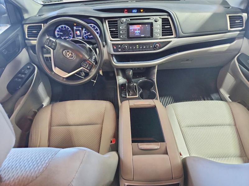 2019 Toyota Highlander VIN 5TDBZRFH6KS704994 COPART salvage auction — MINOR DENT/SCRATCHES, PA - CERT OF TITLE (P), sold $2,350 on 2026-07-30 (photo 8)