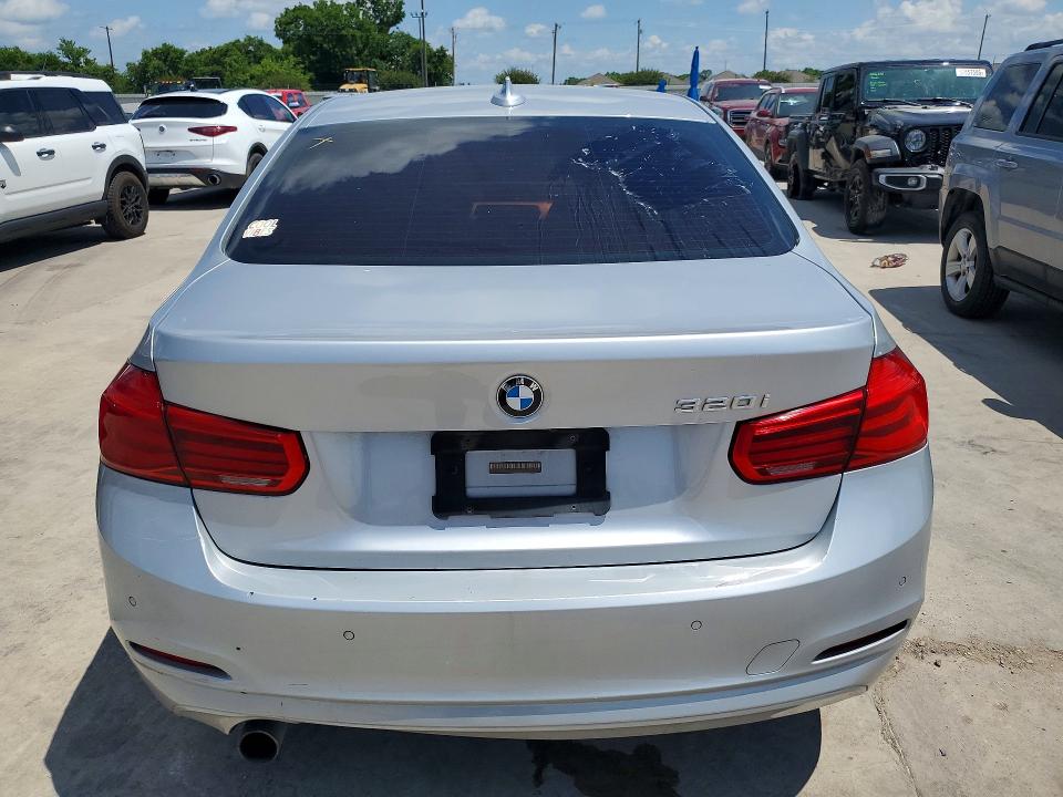2017 BMW 3er VIN WBA8E1G57HNU13993 COPART salvage auction — MINOR DENT/SCRATCHES, Tx - Certificate Of Title (P), sold $2,000 on 2026-07-23 (photo 6)