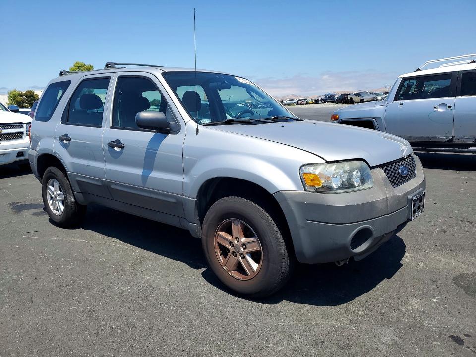 2005 Ford Escape VIN 1FMYU02Z15KB29794 COPART salvage auction — REAR END, Ca - Salvage Certificate, sold $575 on 2026-07-08 (photo 4)