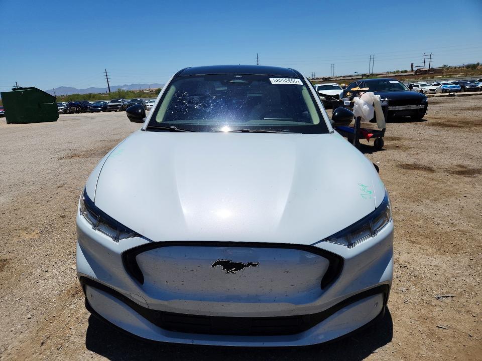 2022 Ford Mustang mach-e VIN 3FMTK3R73NMA16086 COPART salvage auction — SIDE, Az - Cert Of Title - Salvage, sold $8,600 on 2026-07-31 (photo 5)