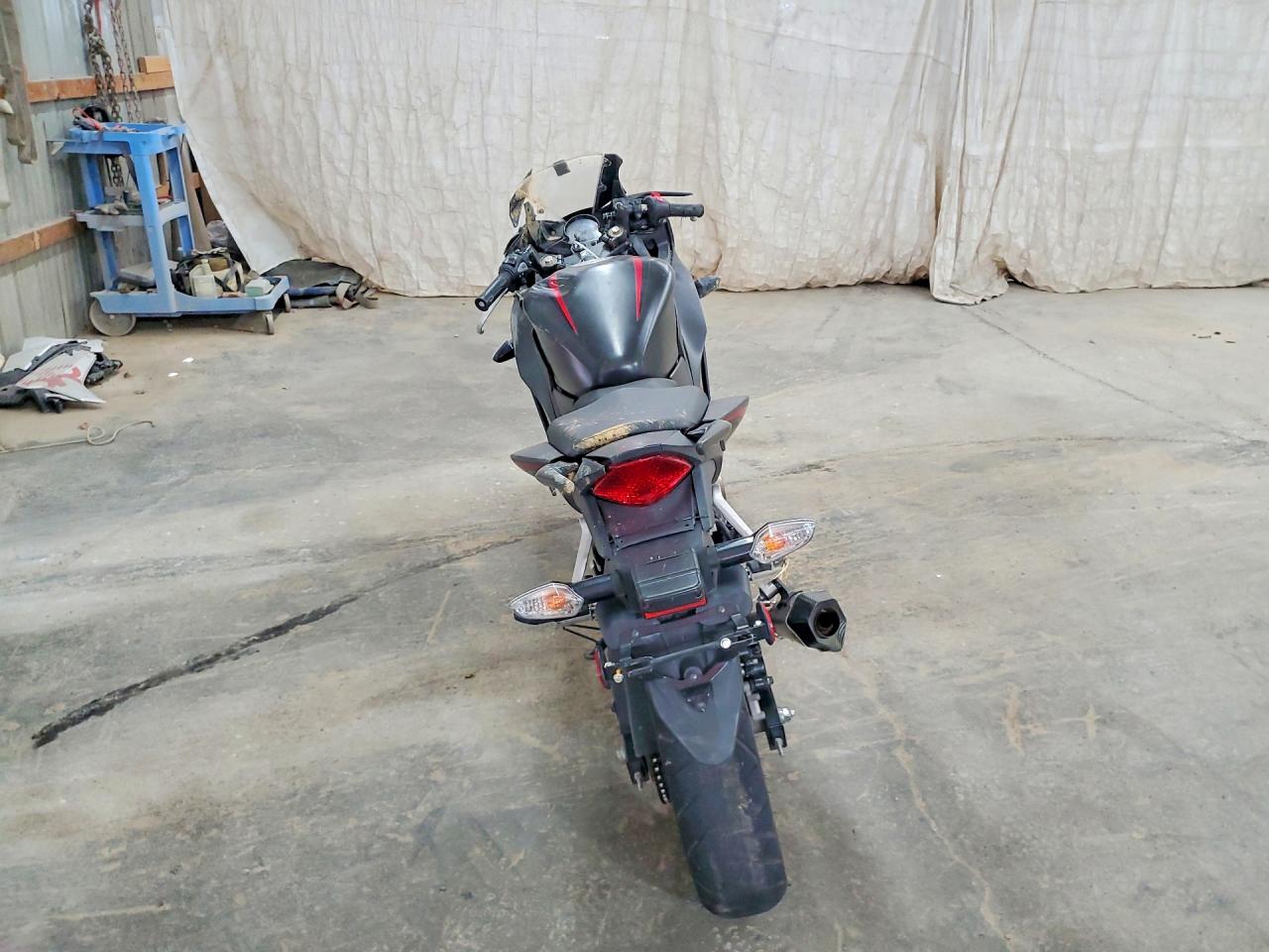 2022 Honda CBR300 VIN MLHNC5108N5800013 COPART salvage auction — All Over, TN - SALVAGE CERTIFICATE, sold $1,000 on 2026-07-09 (photo 4)