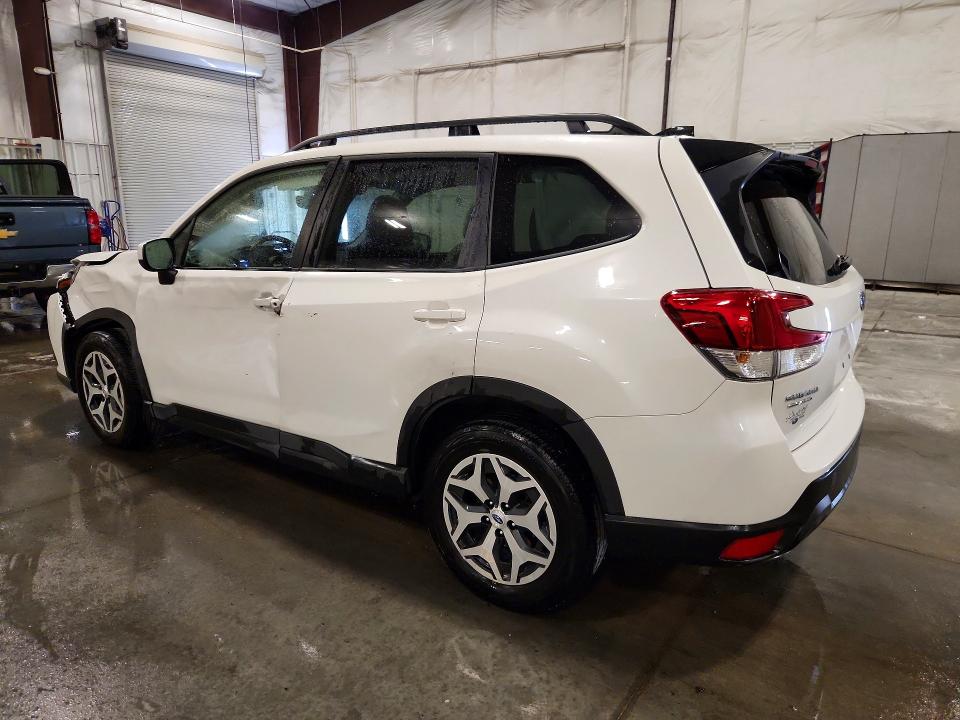 2024 Subaru Forester VIN JF2SKADC1RH471121 COPART salvage auction — SIDE, MN - CERT OF TITLE-SALVAGE, sold $11,200 on 2026-09-01 (photo 2)