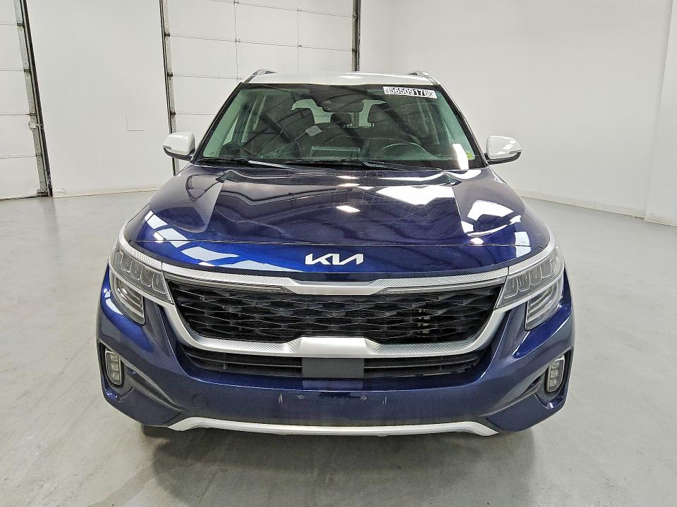 2022 Kia Seltos VIN KNDETCA27N7294199 COPART salvage auction — MINOR DENT/SCRATCHES, In - Certificate Of Title, sold $11,800 on 2026-08-13 (photo 5)