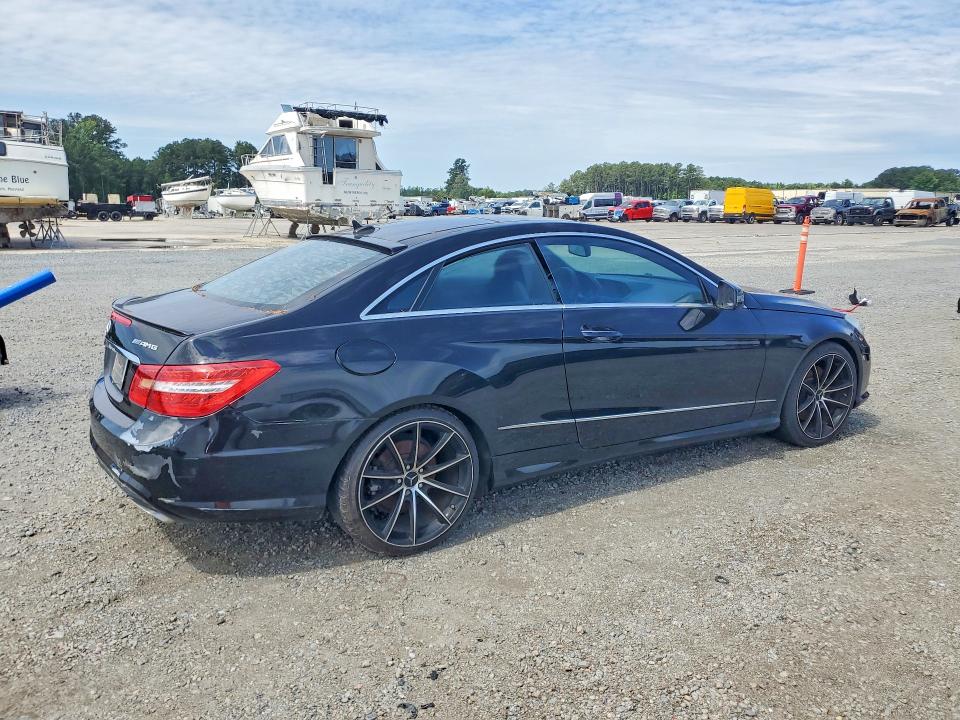 2011 Mercedes-benz E-klasse VIN WDDKJ7CB9BF065625 COPART salvage auction — WATER/FLOOD, Nc - Salvage Certificate Of Title, sold $575 on 2026-07-27 (photo 3)