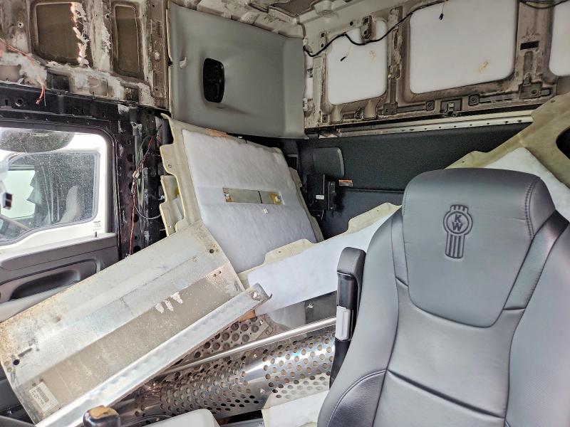 2022 Kenworth T880 VIN 1XKZD49X8NJ123277 COPART salvage auction — SIDE, NY - MV-907A SALVAGE CERTIFICATE, sold $31,000 on 2026-08-27 (photo 6)
