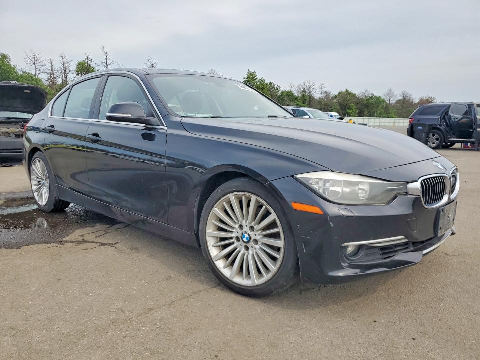 2013 BMW 3er VIN WBA3B5G56DNS01669 COPART salvage auction — FRAME DAMAGE, Ny - Mv-907A Salvage Certificate, sold $900 on 2026-08-12 (photo 4)