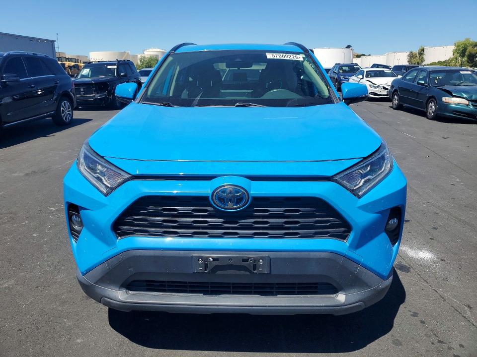 2019 Toyota Rav 4 VIN JTMRWRFV2KD003894 COPART salvage auction — SIDE, Sc - Salvage Title, sold $8,500 on 2026-07-15 (photo 5)