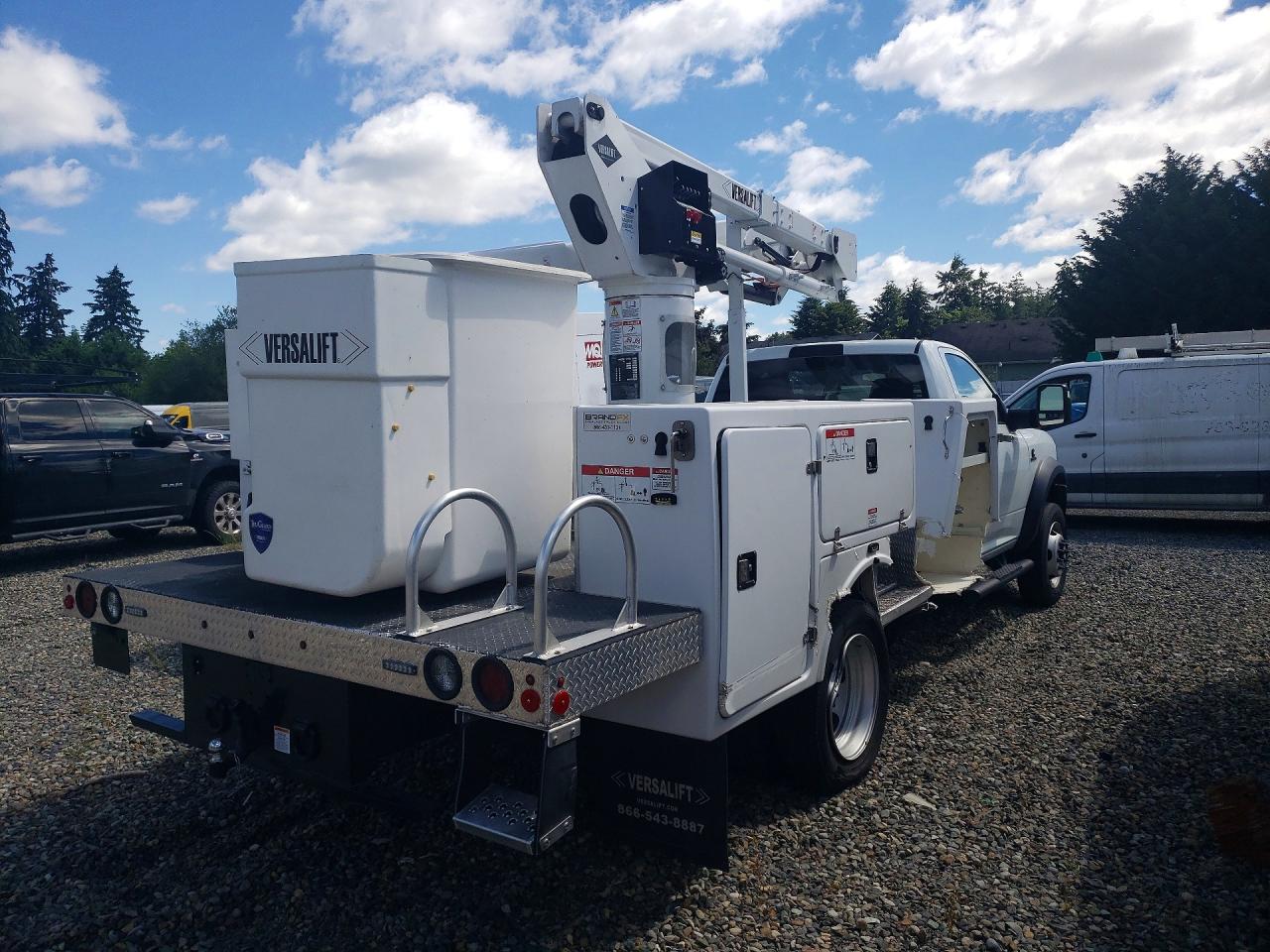2024 RAM 5500 VIN 3C7WRNBL1RG320251 COPART salvage auction — Side, Bs - Salvage Title, sold $30,000 on 2026-07-08 (photo 3)