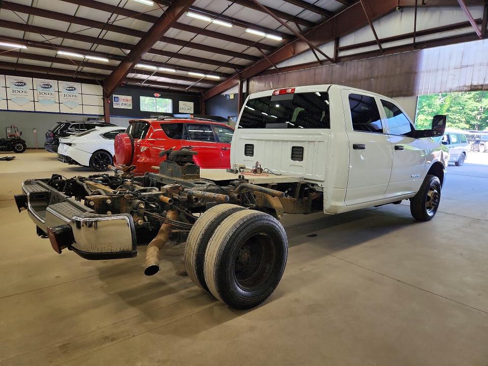 2022 Ram 3500 VIN 3C63RRGL7NG135588 COPART salvage auction — MINOR DENT/SCRATCHES, MA - CERTIFICATE OF TITLE (P), sold $10,600 on 2026-07-30 (photo 3)