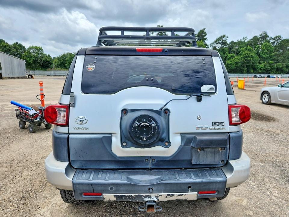 2007 Toyota Fj cruiser VIN JTEZU11F070002499 COPART salvage auction — FRONT END, LA - CERT OF TITLE-SALVAGE, sold $500 on 2026-07-21 (photo 6)