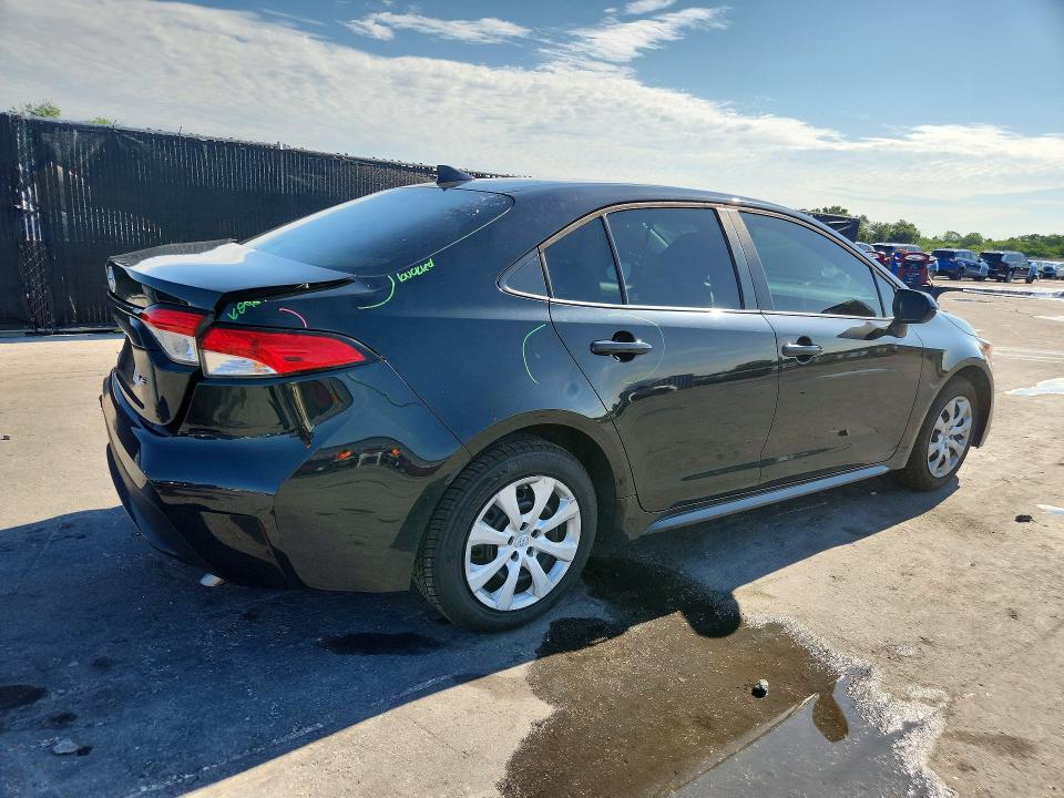 2022 Toyota Corolla VIN 5YFEPMAE2NP334837 COPART salvage auction — REAR END, Fl - Cert Of Title Slvg Rebuildable, sold $5,400 on 2026-07-16 (photo 3)