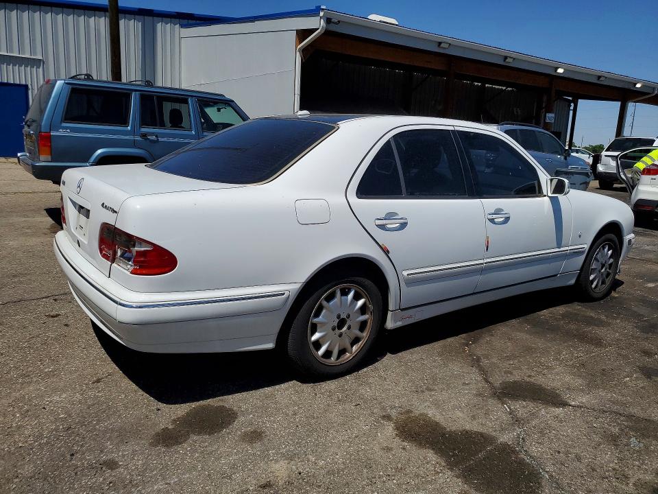 2000 Mercedes-benz E-class VIN WDBJF82J1YX036370 COPART salvage auction — REAR END, Co - Public - Salvage Title, sold $325 on 2026-07-07 (photo 3)