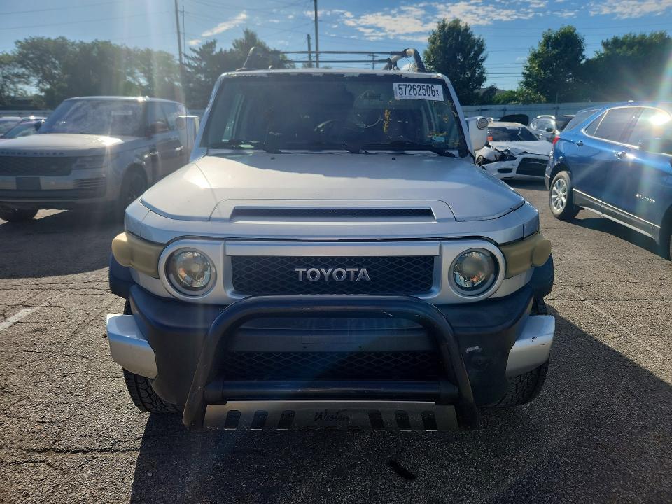 2007 Toyota Fj cruiser VIN JTEBU11F470068393 COPART salvage auction — SIDE, Oh - Cert Of Title-Salvage, sold $3,150 on 2026-07-08 (photo 5)