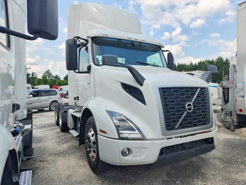 2019 Volvo VIN 4V4WC9EHXKN219207 COPART salvage auction — NORMAL WEAR, Nc - Certificate Of Title, sold $7,500 on 2026-07-28 (photo 1)