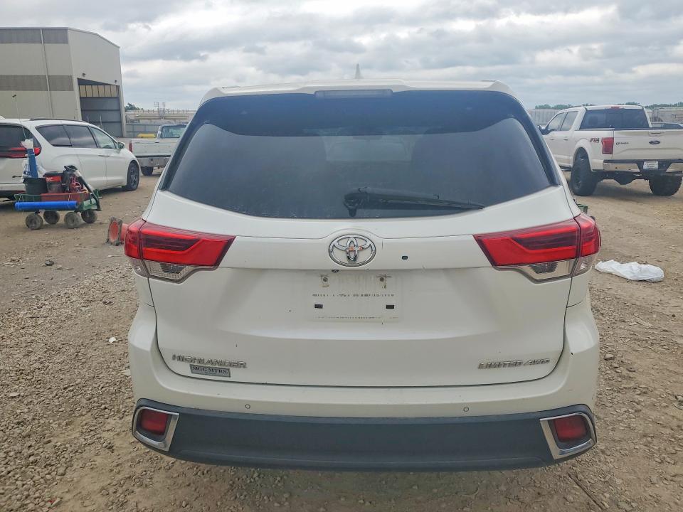 2017 Toyota Highlander VIN 5TDDZRFH6HS465545 COPART salvage auction — FRONT END, Ks - Cert Of Title-Salvage, sold $550 on 2026-07-30 (photo 6)