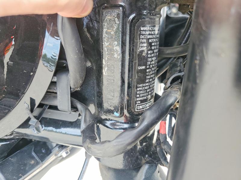 2023 Triumph motorcycle Bonneville VIN SMTD40HL6PTBL7719 COPART salvage auction — FRONT END, VA - CERT OF TITLE - SALVAGE, sold $1,550 on 2026-07-30 (photo 9)