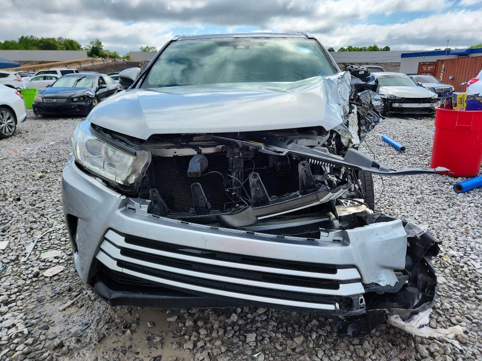 2017 Toyota VIN 5TDKZRFH5HS194873 COPART salvage auction — FRONT END, Al - Cert Of Title-Salvage Title, sold $250 on 2026-07-28 (photo 5)