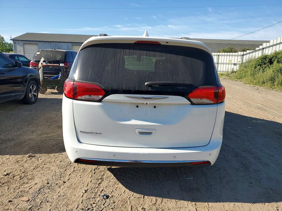 2020 Chrysler Pacifica VIN 2C4RC1FG9LR136601 COPART salvage auction — MINOR DENT/SCRATCHES, Mi - Dealer Only Clean Title, sold $4,300 on 2026-07-21 (photo 6)