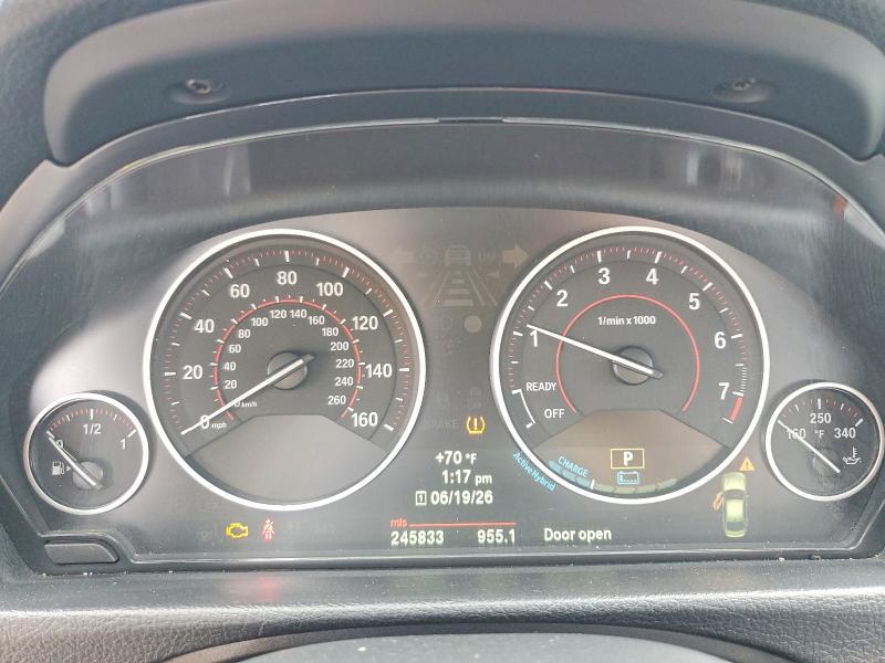 2013 BMW 3er VIN WBA3F9C50DF484159 COPART salvage auction — NORMAL WEAR, Ca - Dis/Dlr/Exp Only Clean Title, sold $700 on 2026-07-28 (photo 9)