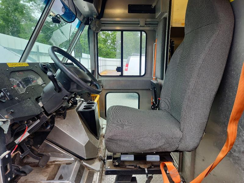 2019 Ford E-450 VIN 1FC3E4K69KDC48993 COPART salvage auction — MINOR DENT/SCRATCHES, MA - CERTIFICATE OF TITLE, sold $14,900 on 2026-09-02 (photo 7)
