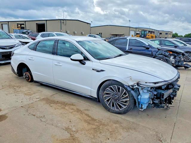 2024 Hyundai Sonata hybrid VIN KMHL34JJ7RA089863 COPART salvage auction — FRONT END, TX - CERTIFICATE OF TITLE, sold $10,000 on 2026-07-23 (photo 4)