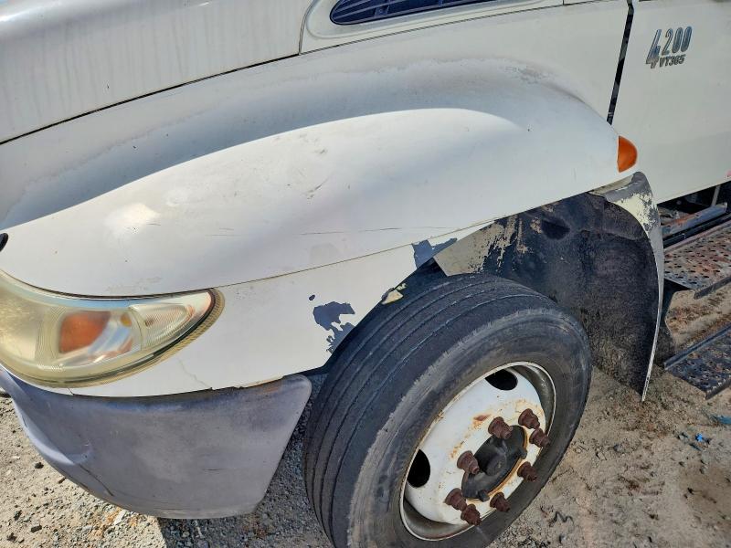 2006 International 4000 series VIN 1HTMPAFMX6H204007 COPART salvage auction — MINOR DENT/SCRATCHES, Ca - Dis/Dlr/Exp Only Clean Title, sold $450 on 2026-07-31 (photo 9)