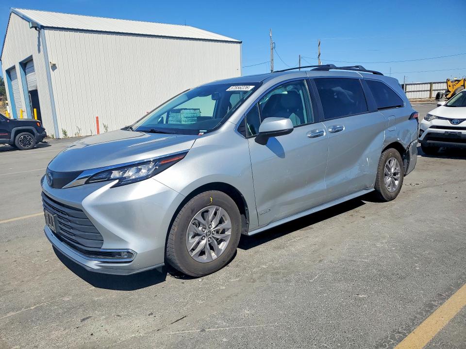2021 Toyota VIN 5TDYRKEC0MS057647 COPART salvage auction — REAR END, Id - Salvage Certificate Of Title, sold $13,500 on 2026-08-01 (photo 1)