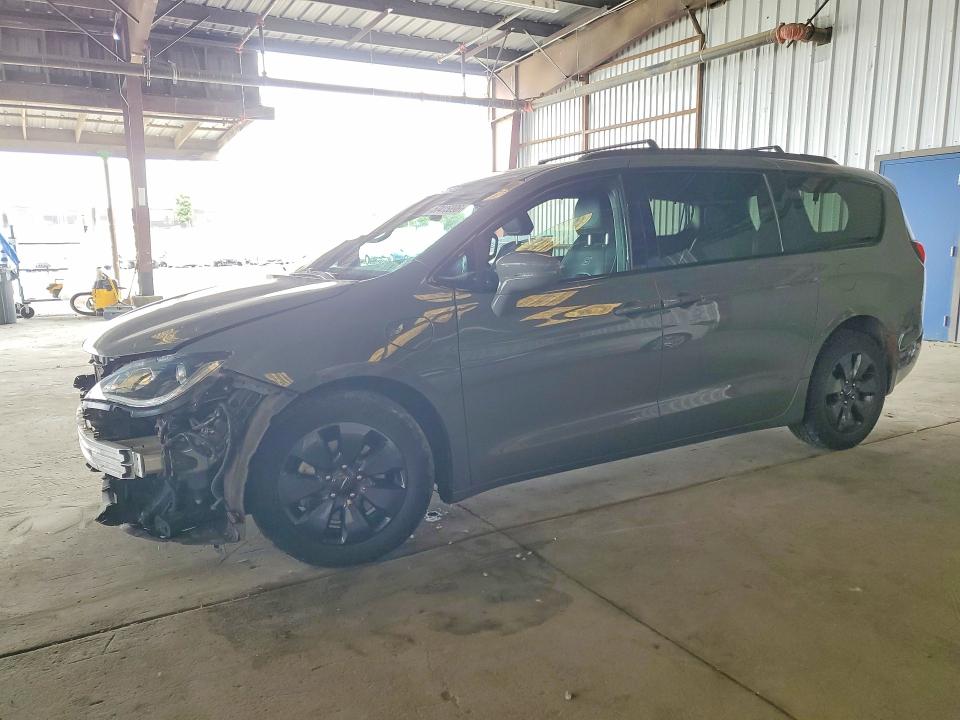 2020 Chrysler Pacifica VIN 2C4RC1N78LR257718 COPART salvage auction — FRONT END, Ca - Salvage Certificate, sold $6,100 on 2026-07-09 (photo 1)