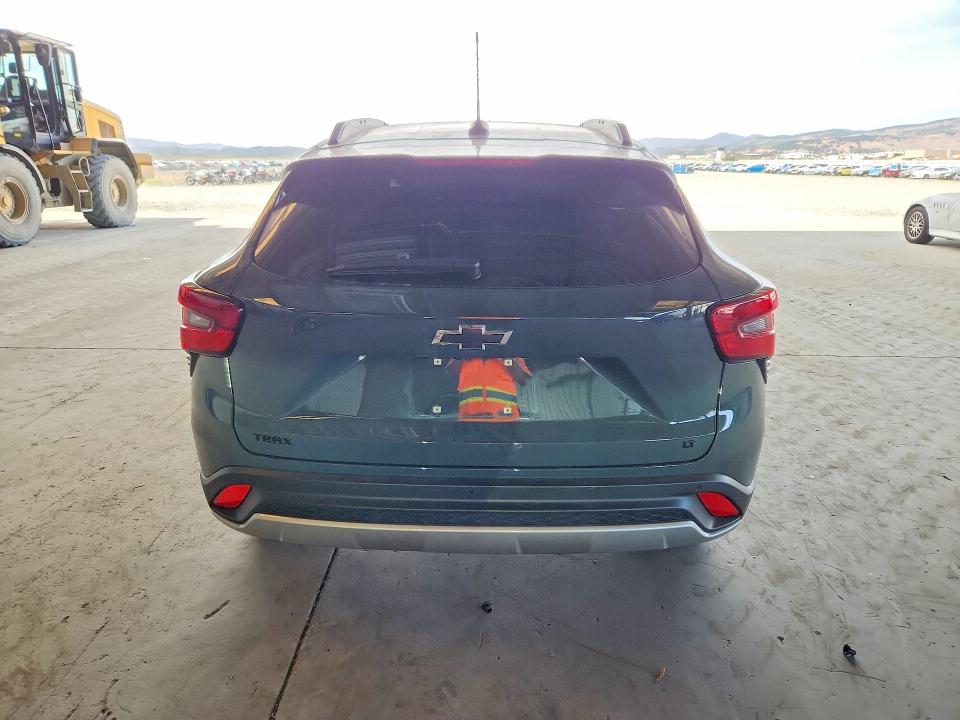 2025 Chevrolet Trax VIN KL77LHEP5SC218458 COPART salvage auction — FRONT END, Ca - Salvage Certificate, sold $4,000 on 2026-07-27 (photo 6)