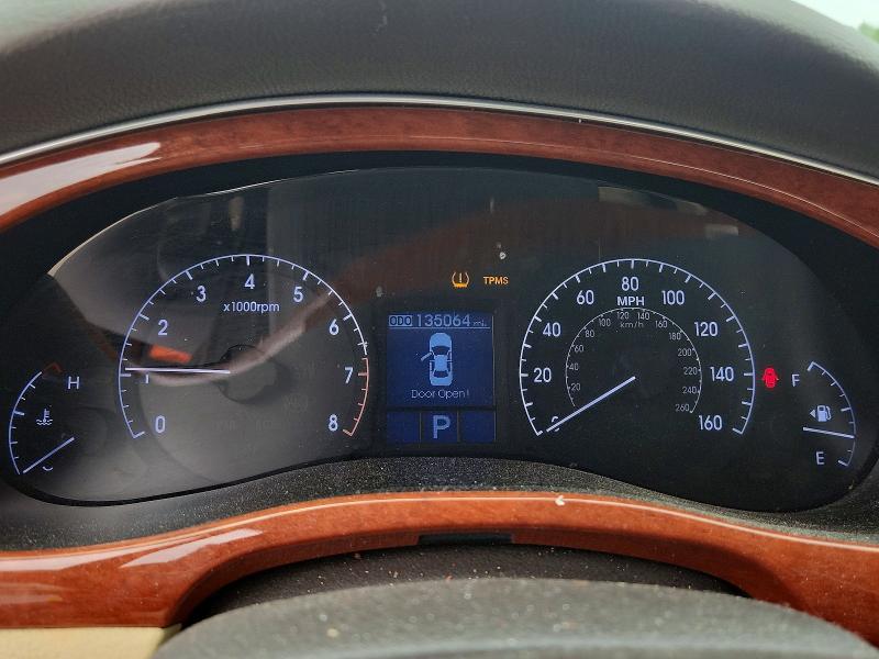 2012 Hyundai Genesis VIN KMHGC4DD1CU198915 COPART salvage auction — SIDE, VA - CERT OF TITLE - SALVAGE, sold $500 on 2026-07-28 (photo 9)