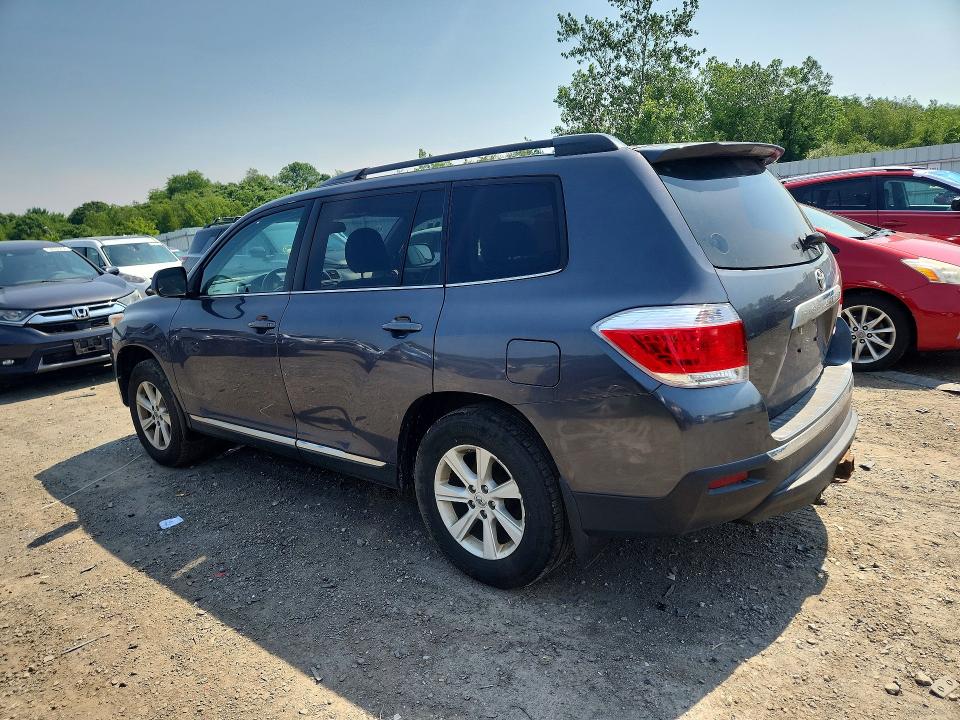 2013 Toyota Highlander VIN 5TDBK3EH7DS237980 COPART salvage auction — REAR END, Ma - Cert Of Title-Reconstrctd Coll, sold $3,600 on 2026-07-15 (photo 2)