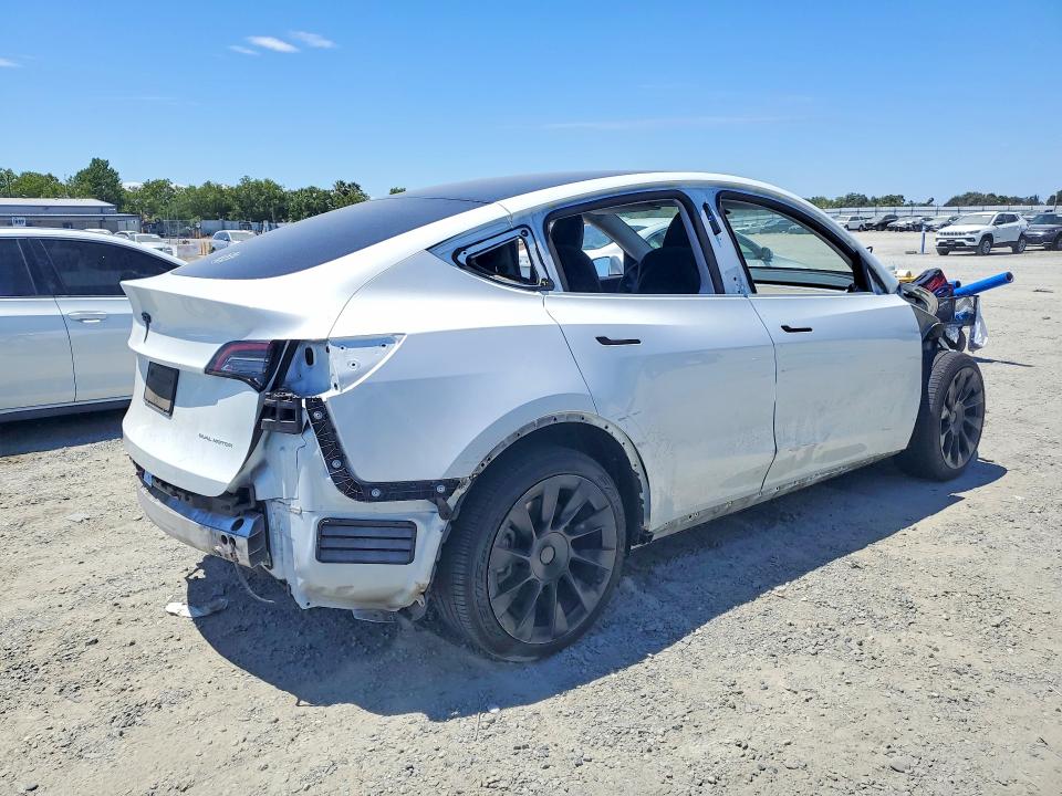 2022 Tesla Model y VIN 7SAYGAEE4NF433471 COPART salvage auction — REAR END, Ca - Salvage Certificate, sold $12,100 on 2026-07-07 (photo 3)