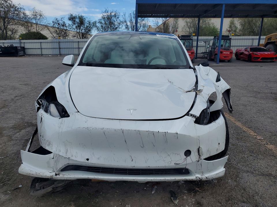 2022 Tesla Model y VIN 7SAYGDEF8NF489990 COPART salvage auction — FRONT END, Nv - Salvage Title, sold $9,600 on 2026-07-30 (photo 5)