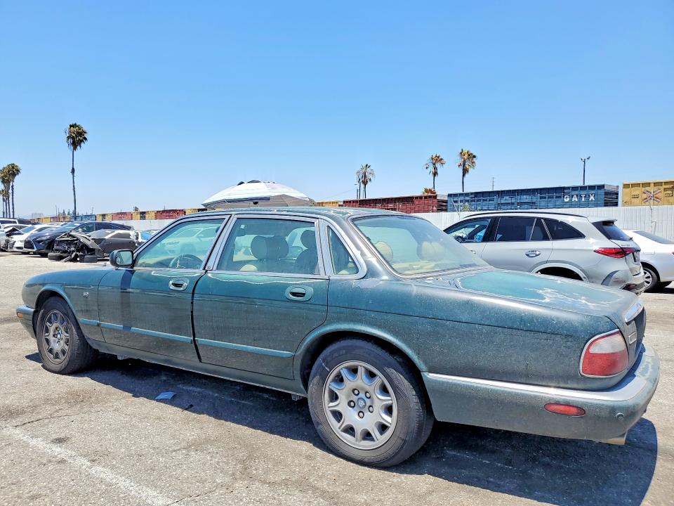 2003 Jaguar Xj series VIN SAJDA14C53LF55302 COPART salvage auction — MINOR DENT/SCRATCHES, CA - DIS/DLR/EXP APP FOR DUP CLEAN, sold $300 on 2026-09-18 (photo 2)