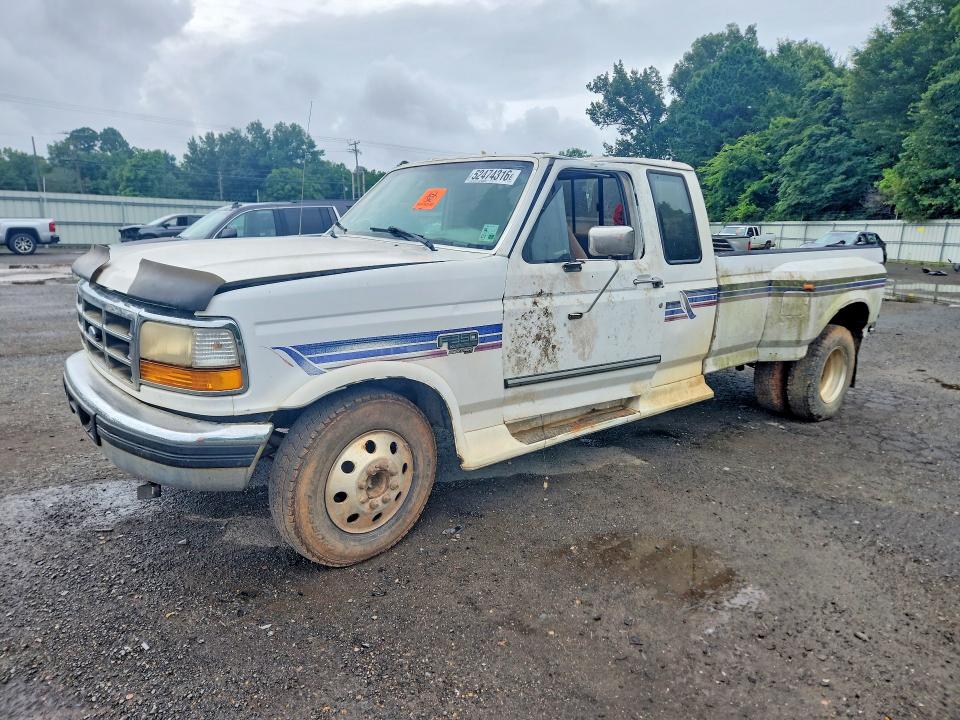 1997 Ford F-350 VIN 1FTJX35F2VEC61736 — COPART salvage auction photo